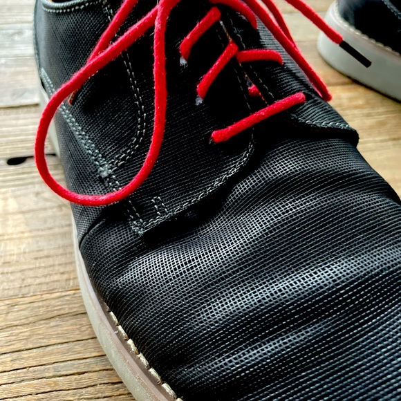 Steve Madden black oxford dress shoe, size 11M - Picture 3 of 4